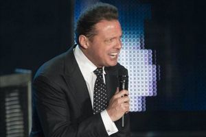 Netflix anunció que la temporada 2 de la serie de Luis Miguel se estrenará en 2021