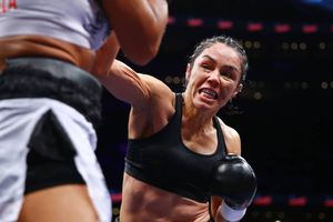 Jackie Nava retó a la Barbie Juárez por el título Gallo del CMB