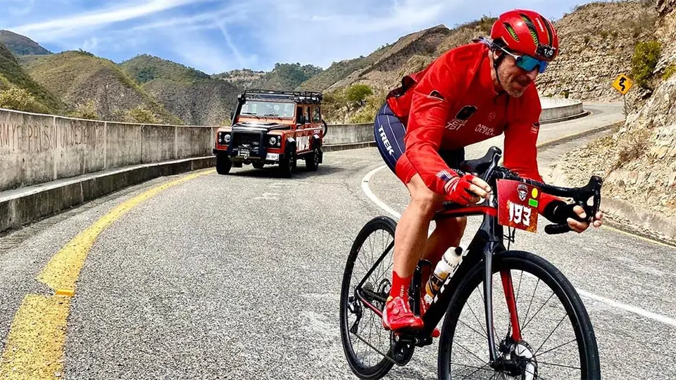Luis Álvarez hará un Ironman en casa por un millón de pesos contra el coronavirus