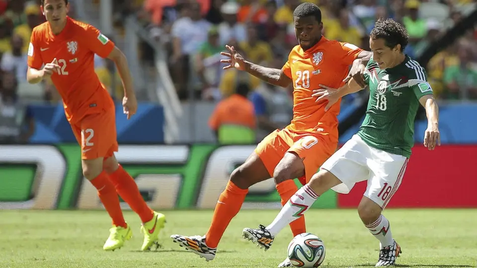 Wijnaldum de Liverpool, aseguró que Guardado ha sido su rival más complicado