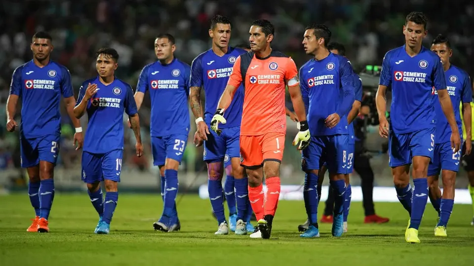 Defensiva de Cruz Azul, a dos goles de su peor desempeño en la década