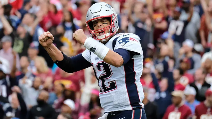 Tom Brady superó a Brett Favre como el tercer QB con más yardas aéreas