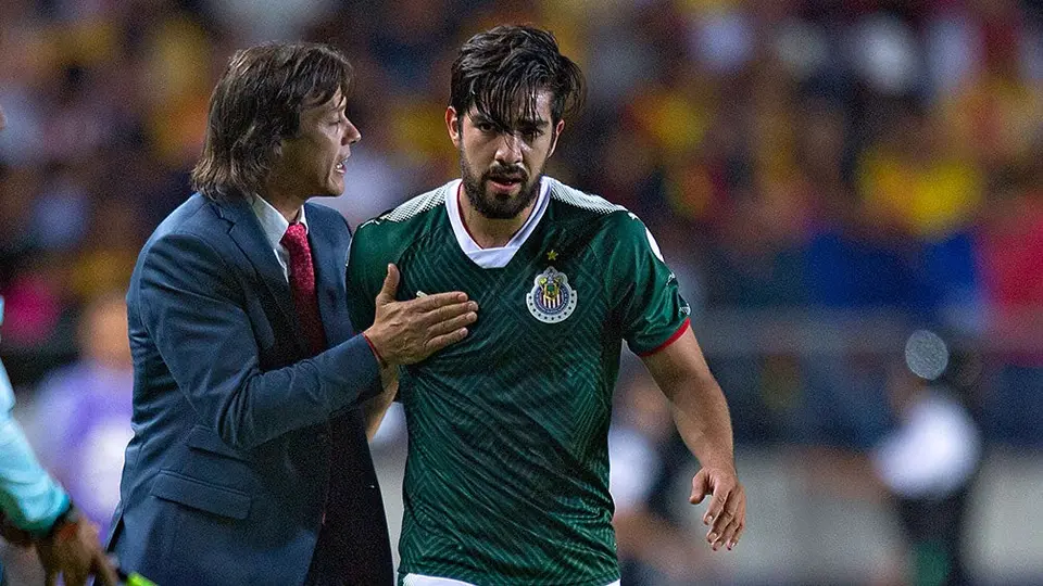 Amaury Vergara: 'Almeyda y Pizarro tienen las puertas abiertas en Chivas'