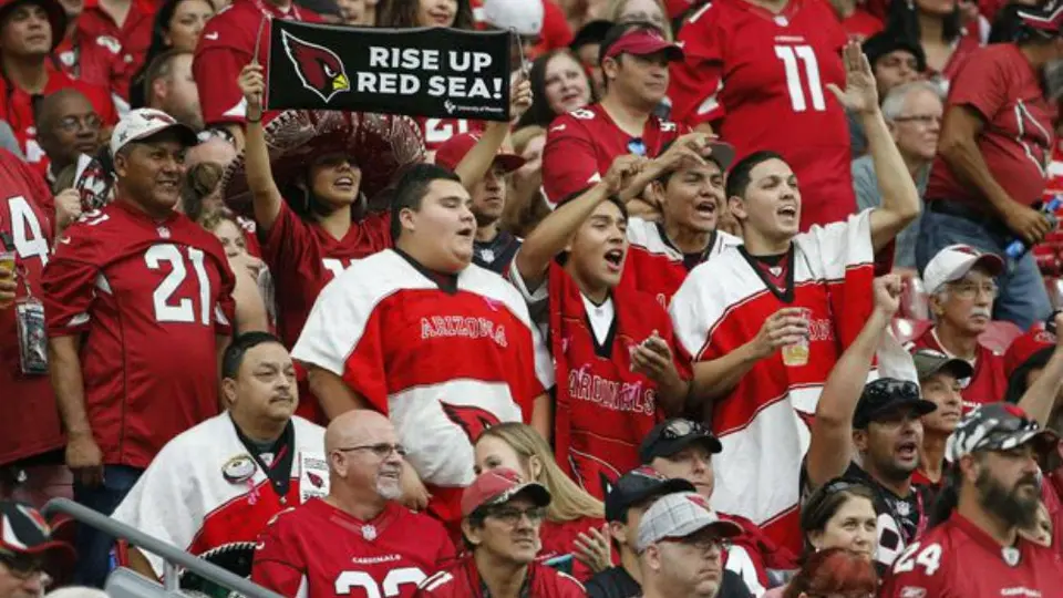 Pseudoaficionadas protagonizaron pelea en juego entre Arizona y Rams de la NFL
