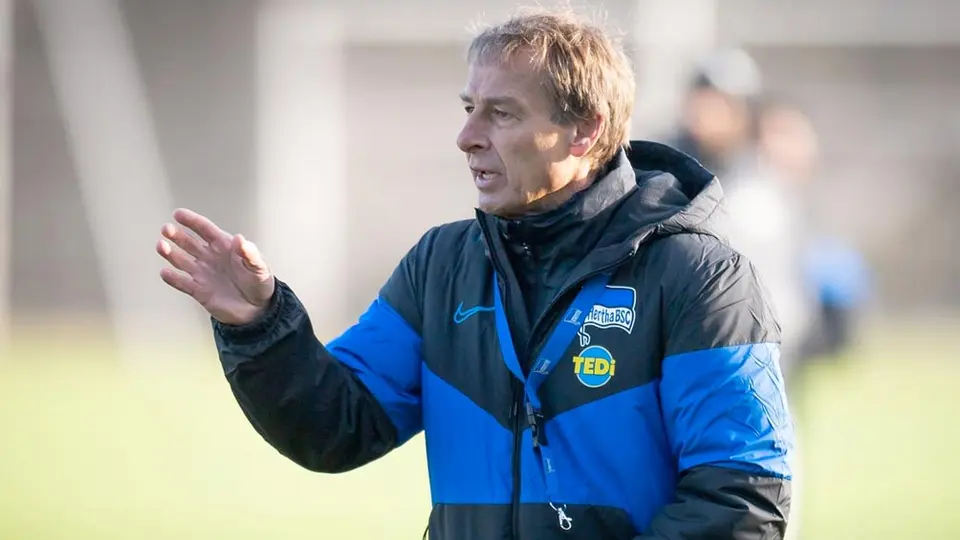 Jürgen Klinsmann renunció como DT del Hertha Berlín