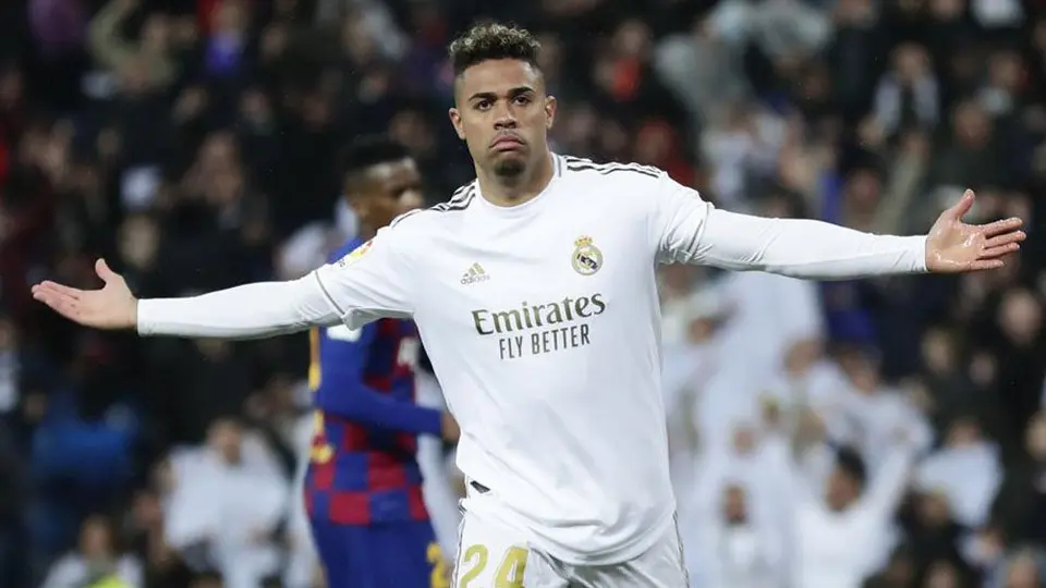 Jovic y Mariano, únicas ausencias en el entrenamiento del Real Madrid
