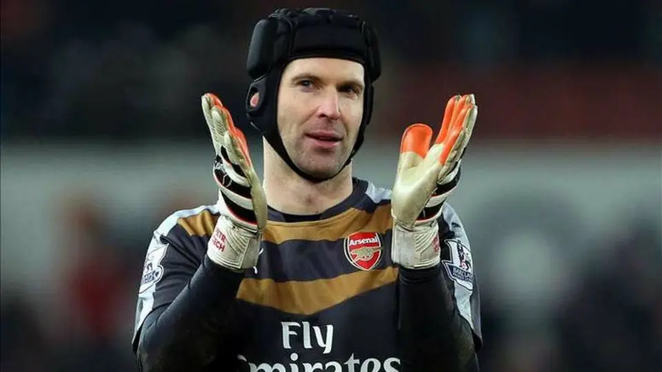 Petr Cech le respondió a Puebla en Twitter: 'Feliz por la victoria'