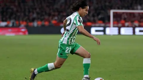 Diego Lainez, entre los 40 nominados para llevarse el Golden Boy