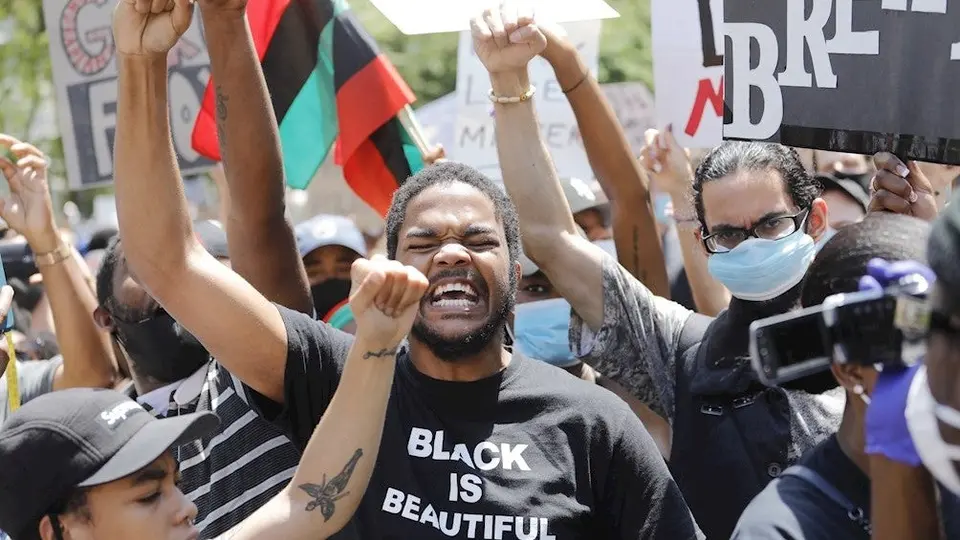 George Floyd: Autoridades de Minnesota agraviaron cargos del policía que lo asfixió