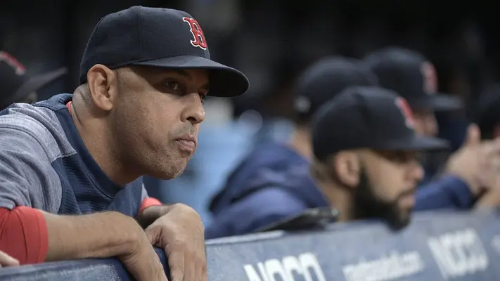 Alex Cora apunta a los Phillies de Philadelphia