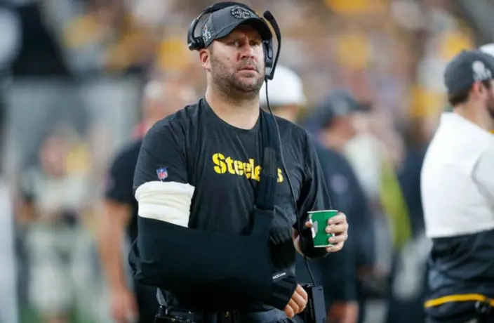 Steelers, multados con 100 mil dólares por no precisar lesión de Roethlisberger