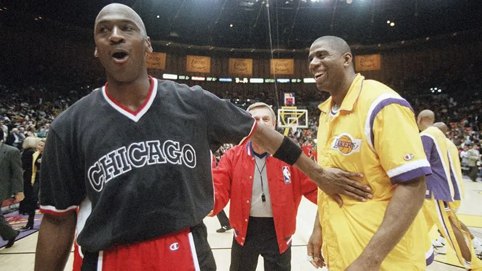 Magic Johnson ve a Michael Jordan por encima de LeBron James
