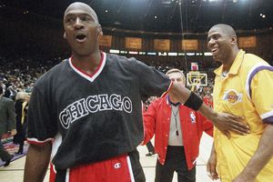 Magic Johnson ve a Michael Jordan por encima de LeBron James