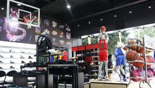 NBA inauguró su primera tienda oficial en México