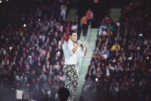 VIDEO: Famosos cantan Cielito Lindo y son 'reventados' en redes sociales