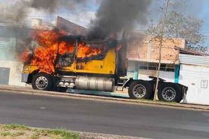 Celaya: Operativos provocan que el crimen organizado reaccione quemando vehículos