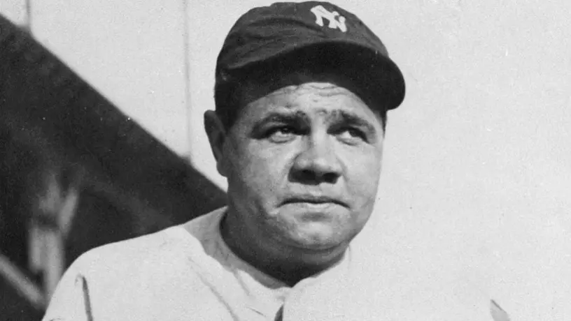 Bat que usó Babe Ruth fue subastado en un millón de dólares