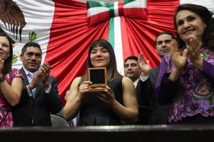 Alexa Moreno recibió Medalla al Mérito Deportivo