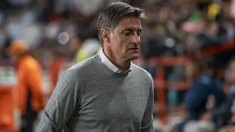 Afición de Pumas recrimina a Míchel con insulto homofóbico
