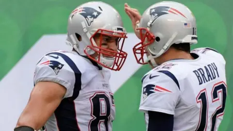 Brady no presionará a Rob Gronkowski para salir del retiro