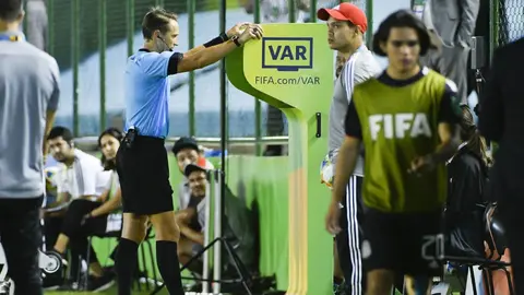 VAR concedió penalti a Brasil en Final del Mundial Sub 17 vs México