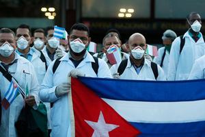 Cuba anunció envío de especialistas médicos a México