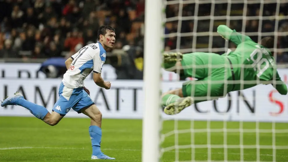 Hirving Lozano anotó su segundo gol en Serie A ante Milan