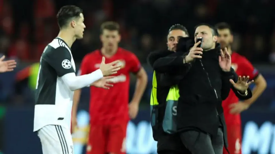 Cristiano casi agrede a espontáneo que quería una selfie con él