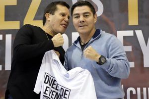 JC Chávez y 'Travieso' Arce presentaron su segundo combate
