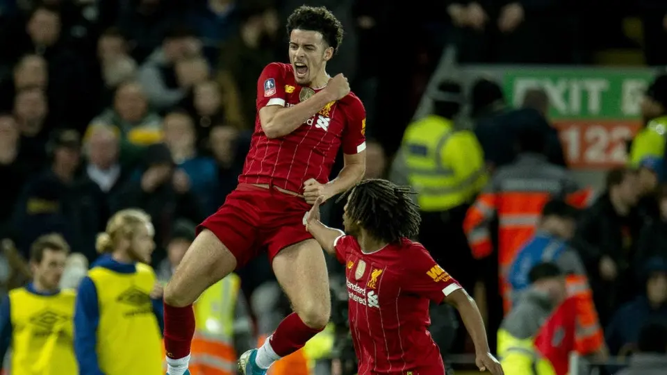 Liverpool clasificó a la cuarta ronda de la FA Cup al derrotar al Everton