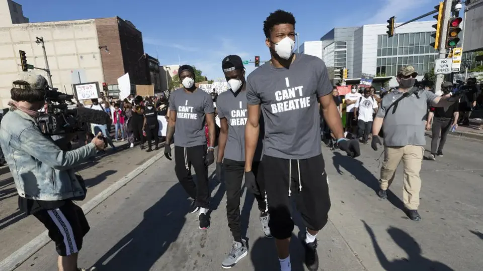 NBA: Antetokounmpo se unió a protestas contra el racismo en Milwaukee