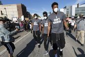 NBA: Antetokounmpo se unió a protestas contra el racismo en Milwaukee