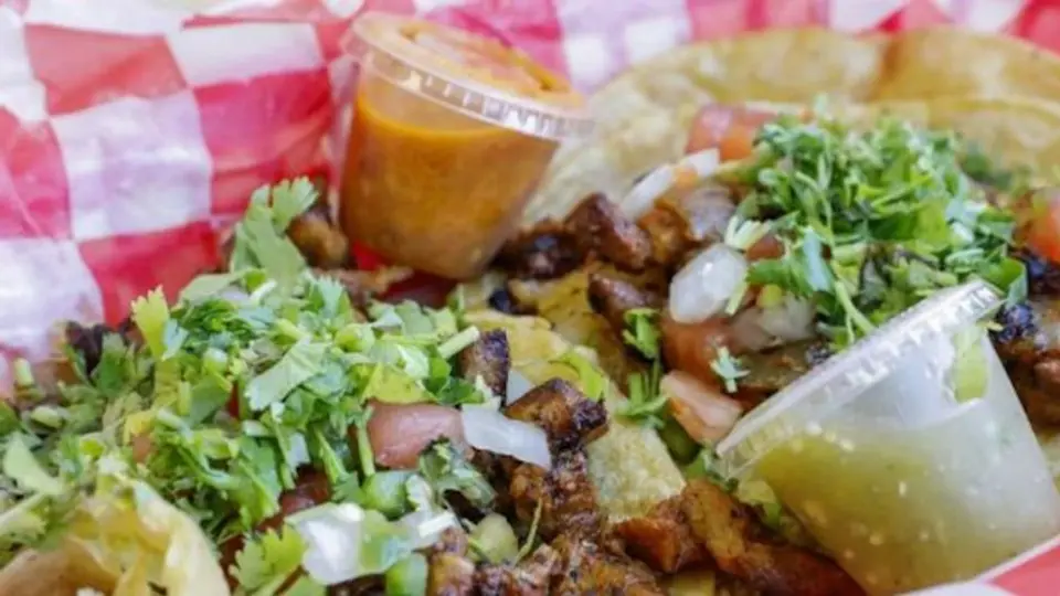 Proponen impuestos a los tacos y elotes en Reynosa