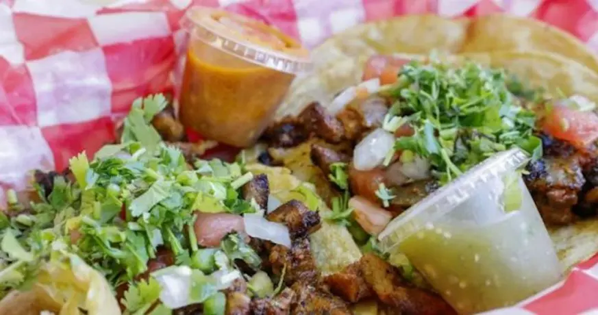 Proponen impuestos a los tacos y elotes en Reynosa