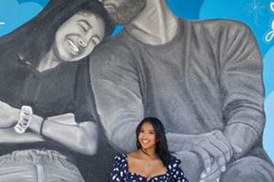 Hija de Kobe Bryant posó en mural dedicado al basquetbolista fallecido