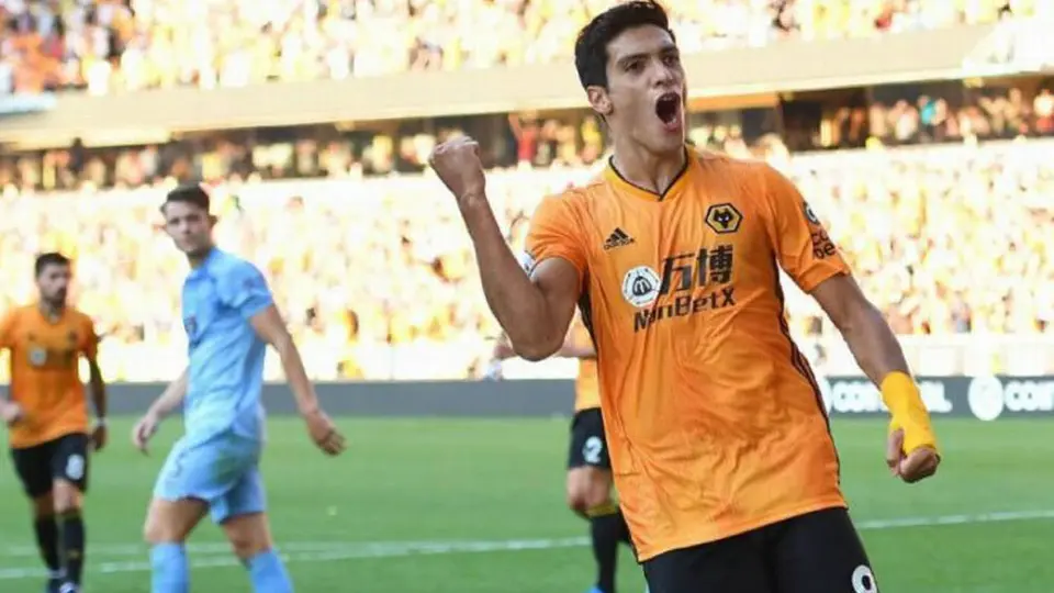 Raúl Jiménez, reconocido por ser el segundo jugador con más tiros en la Premier League