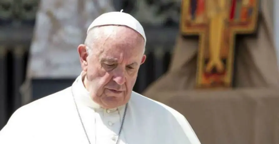 Papa Francisco pidió perdón por manotazo a mujer en el Vaticano