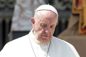 Papa Francisco pidió perdón por manotazo a mujer en el Vaticano