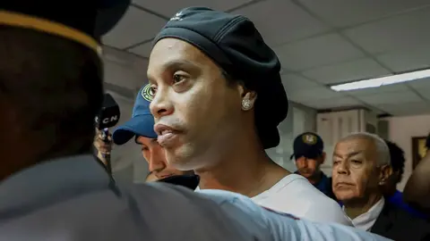 Pipino Cuevas: 'Ronaldinho está triste, su sonrisa está apagada'