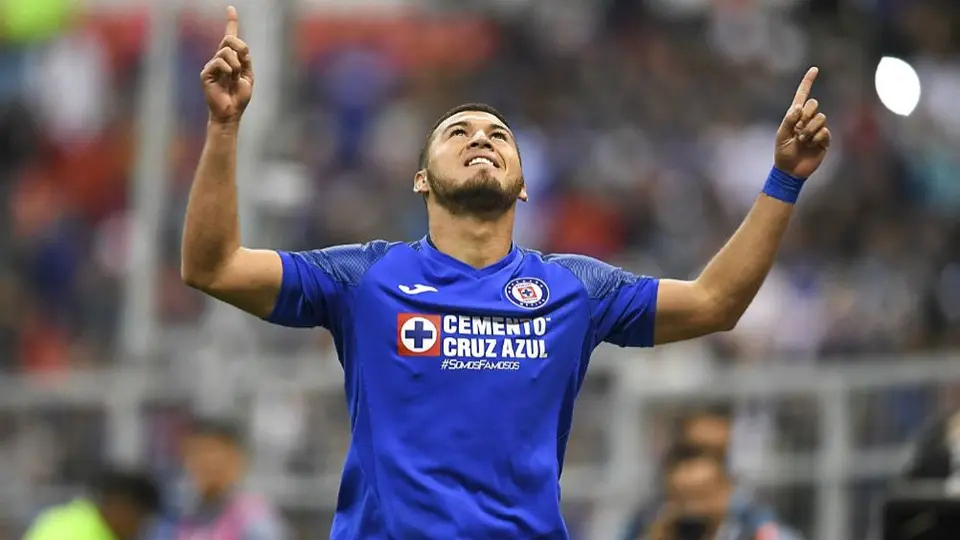 Cruz Azul: Juan Escobar donó 140 despensas en Paraguay por coronavirus