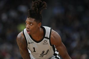 Lonnie Walker IV de los Spurs reveló que fue víctima de abuso sexual