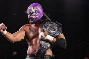 WWE: Madre del Hijo del Fantasma se tatuó título que ganó el luchador en NXT