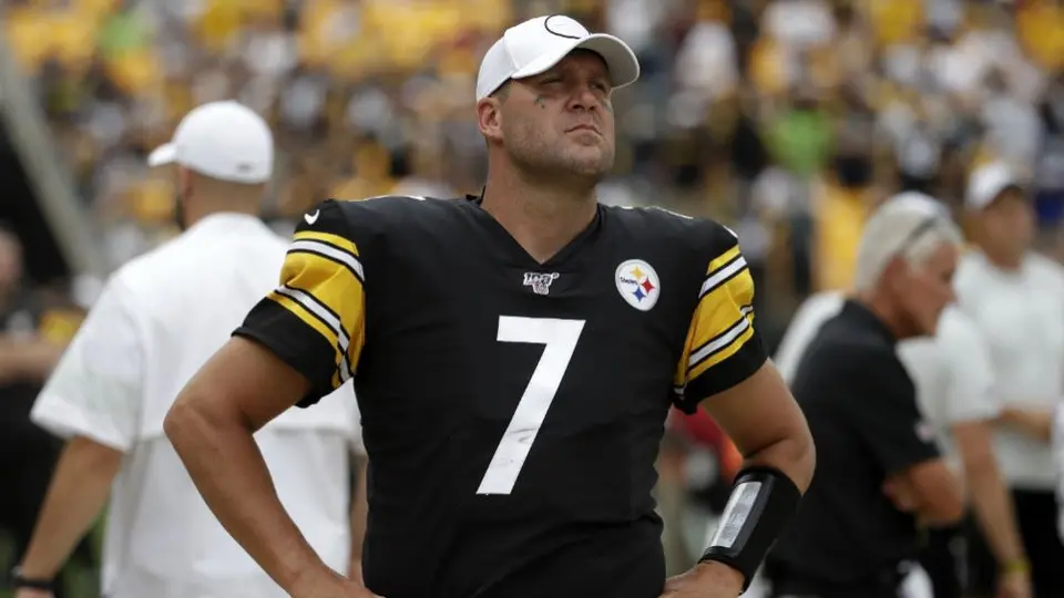 Ben Roethlisberger descartó el retiro tras lesionarse el codo