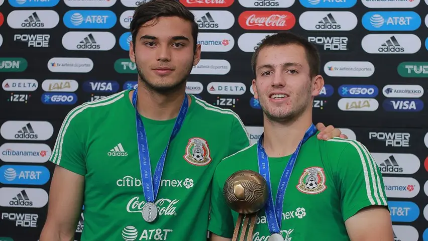 Eduardo García y Eugenio Pizzuto en conferencia de prensa | IMAGO7