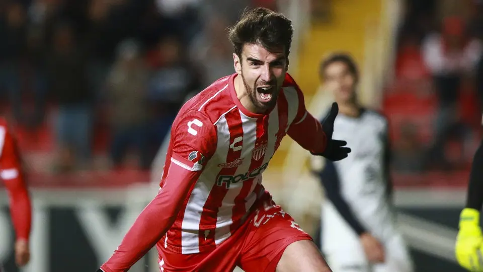 Necaxa empató dramáticamente ante Rayados y mantiene el invicto