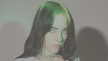 Billie Eilish posó con playera retro de Santos Laguna