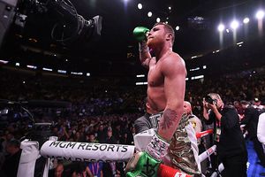 Canelo Álvarez: "En el boxeo se tiene que arriesgar para hacer historia"