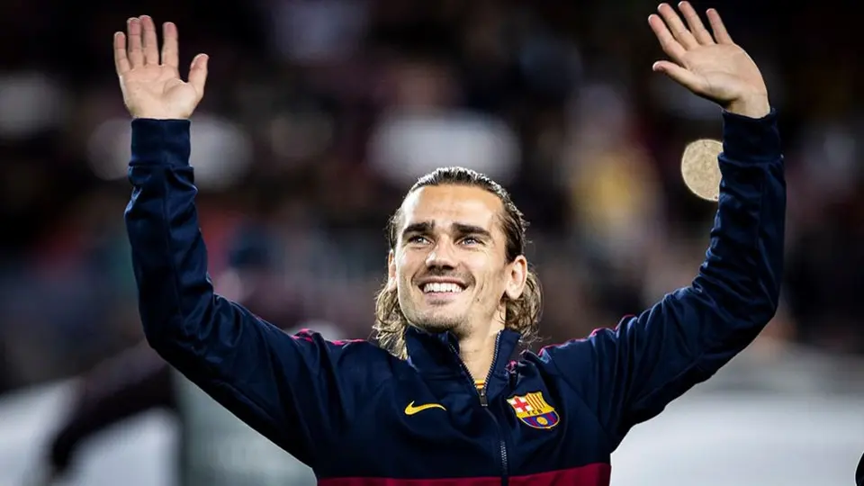 Griezmann llegó al Camp Nou con jersey de Patrick Mahomes