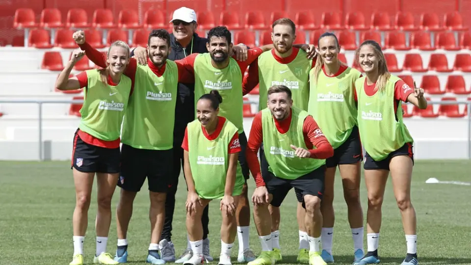 Charlyn Corral y Héctor Herrera se enfrentaron en duelo interescuadras