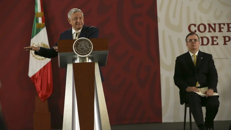 AMLO disputará un partido junto a figuras del beisbol
